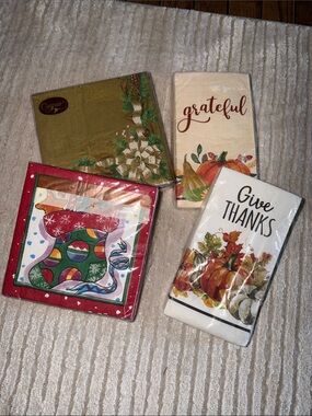 NWT,Green Floral Holiday Napkins and Assorted Thanksgiving Paper Guest Napkins